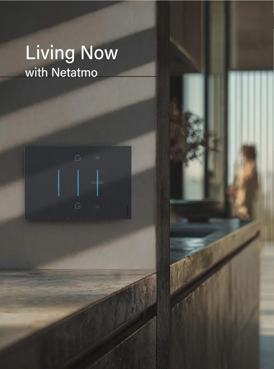 Întrerupător BTicino Living Now with Netatmo, finisaj negru, pe perete de beton